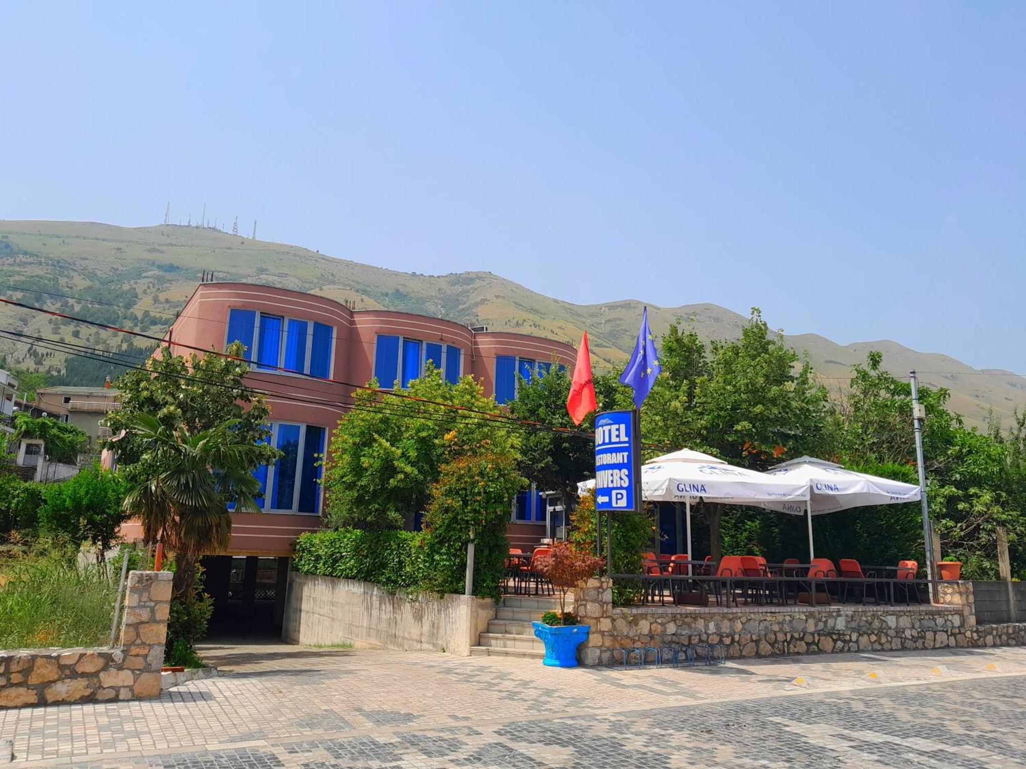 Hotel Restaurant Univers Shkodër 外观 照片